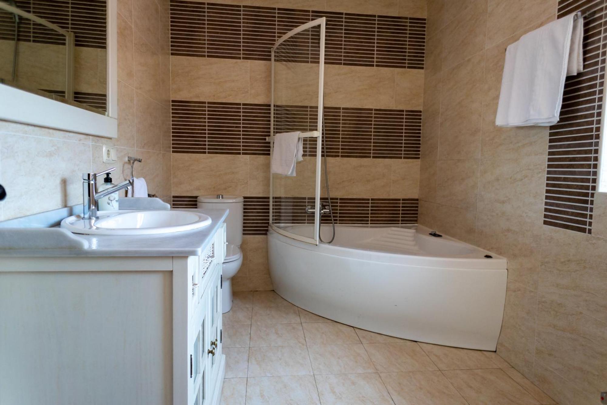 Dona Elvira Y Dona Sol Villa Vivar del Cid Kültér fotó